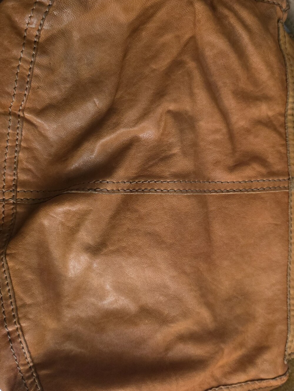 LUCKY Hobo Real Leather Shoulder Bag in Tan - Picture 13 of 15